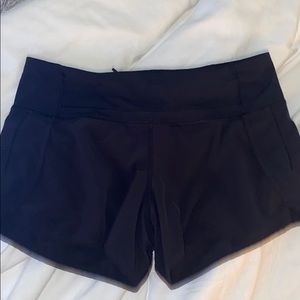 LULULEMON SPEED UP 2.5 SHORTS! SIZE 6
